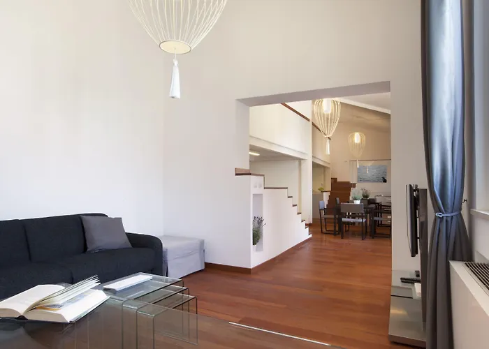 Oriana Homel Апартаменты Рим