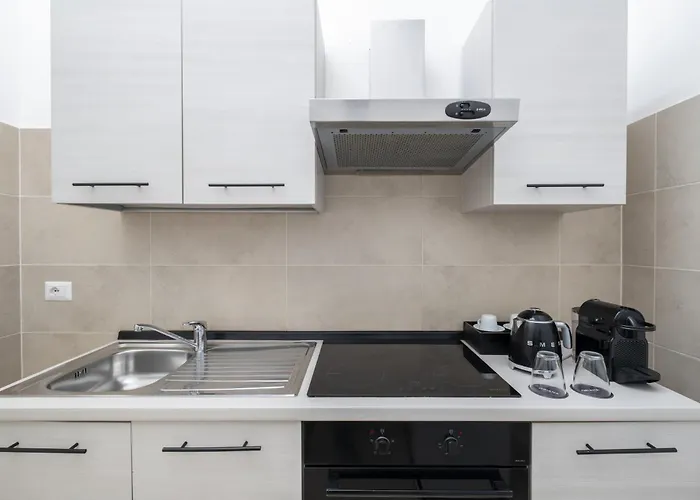 Oriana Homel Апартаменты Рим